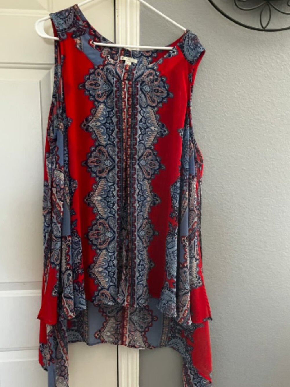 Cato brand Shark Bite Style Top size 26/28W